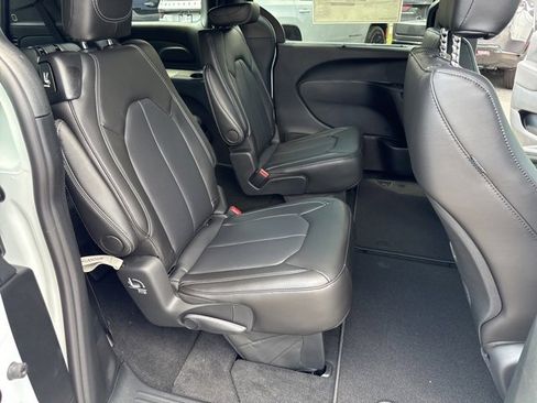 New 2026 Chrysler Voyager LX image 24