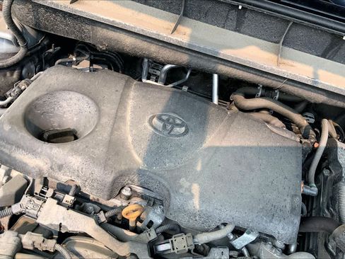 Used 2023 Toyota Highlander XLE AWD/4WD image 33