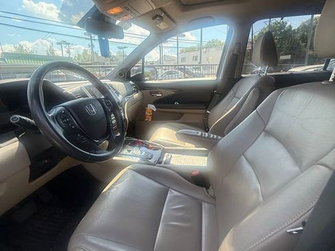 Used 2017 Honda Pilot Touring image 4