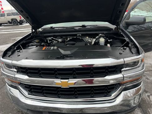 Used 2018 Chevrolet Silverado 1500 LT w/ All Star Edition image 25