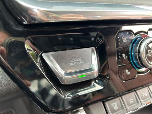 Used 2025 GMC Sierra 2500 Denali Ultimate image 37