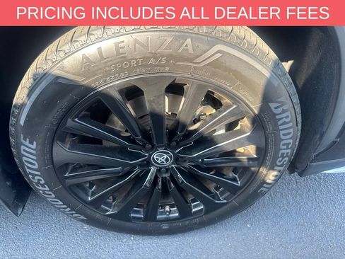 Used 2023 Toyota Highlander XSE FWD image 10