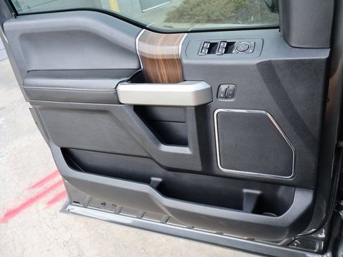 Used 2017 Ford F150 Lariat image 39