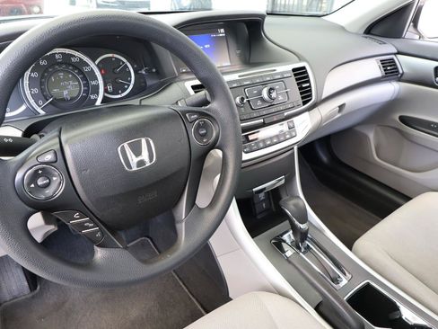 Used 2013 Honda Accord LX image 37