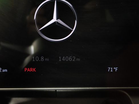 Used 2024 Mercedes-Benz GLC 300 4MATIC w/ AMG Line image 39