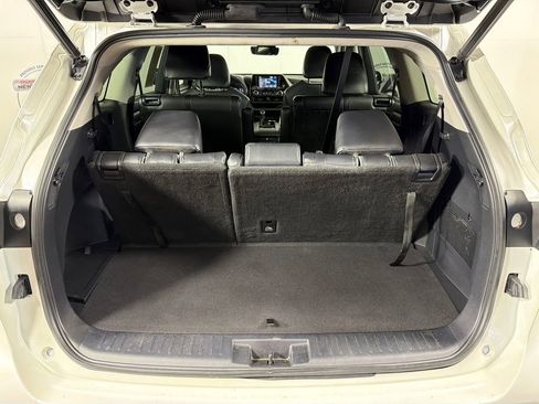 Used 2021 Toyota Highlander XLE image 19