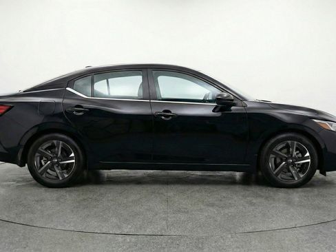 Used 2025 Nissan Sentra SV image 11