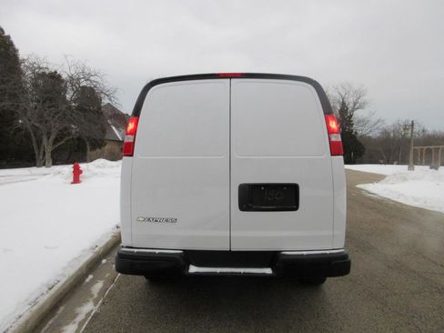 Used 2021 Chevrolet Express 2500 2500 Cargo w/ Driver Convenience Package image 10