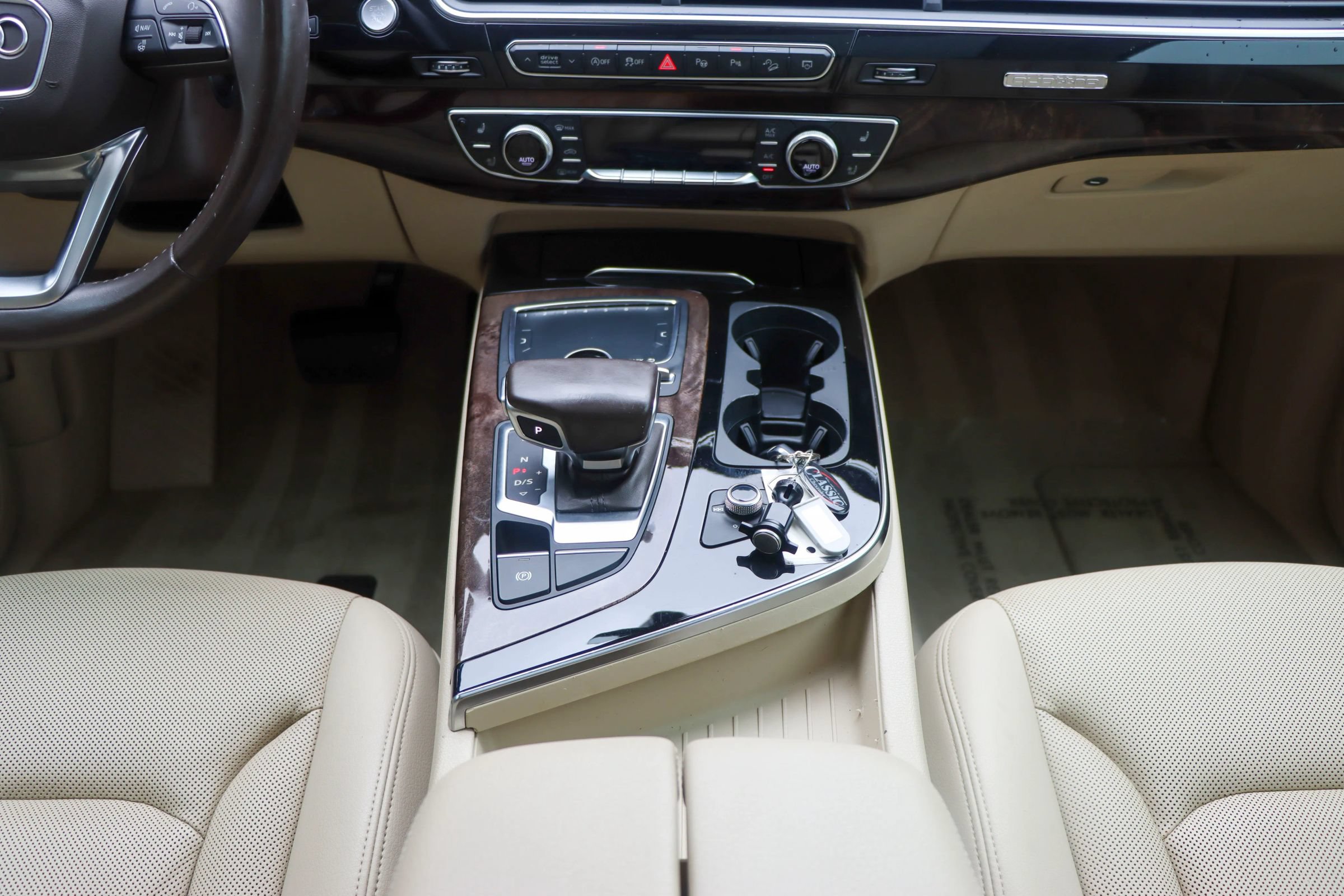 Used 2019 Audi Q7 3.0T Prestige w/ Prestige Package AWD/4WD image 31
