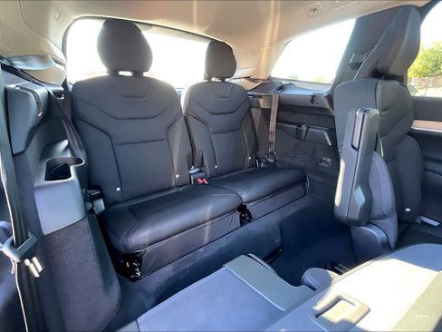 New 2025 Volvo EX90 Plus w/ Protection Package Premier image 28