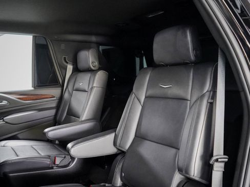 Used 2024 Cadillac Escalade Luxury RWD image 28