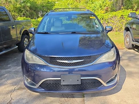 Used 2017 Chrysler Pacifica Limited image 7