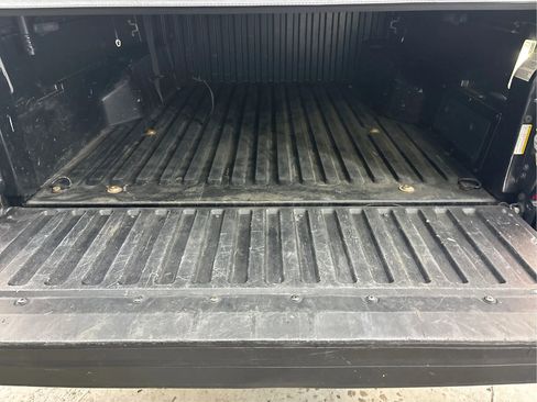 Used 2022 Toyota Tacoma SR5 AWD/4WD image 16