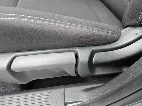 Used 2024 Nissan Rogue S image 9