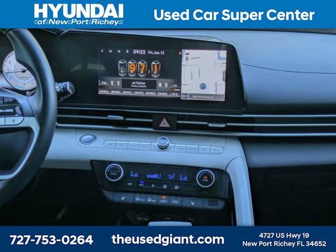 Used 2023 Hyundai Elantra Limited w/ Preferred Accessory Package FWD image 18
