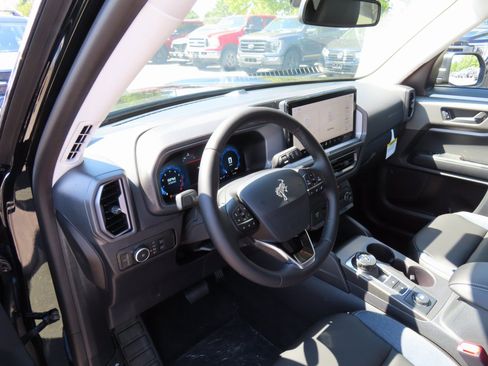 New 2025 Ford Bronco Sport Outer Banks image 9