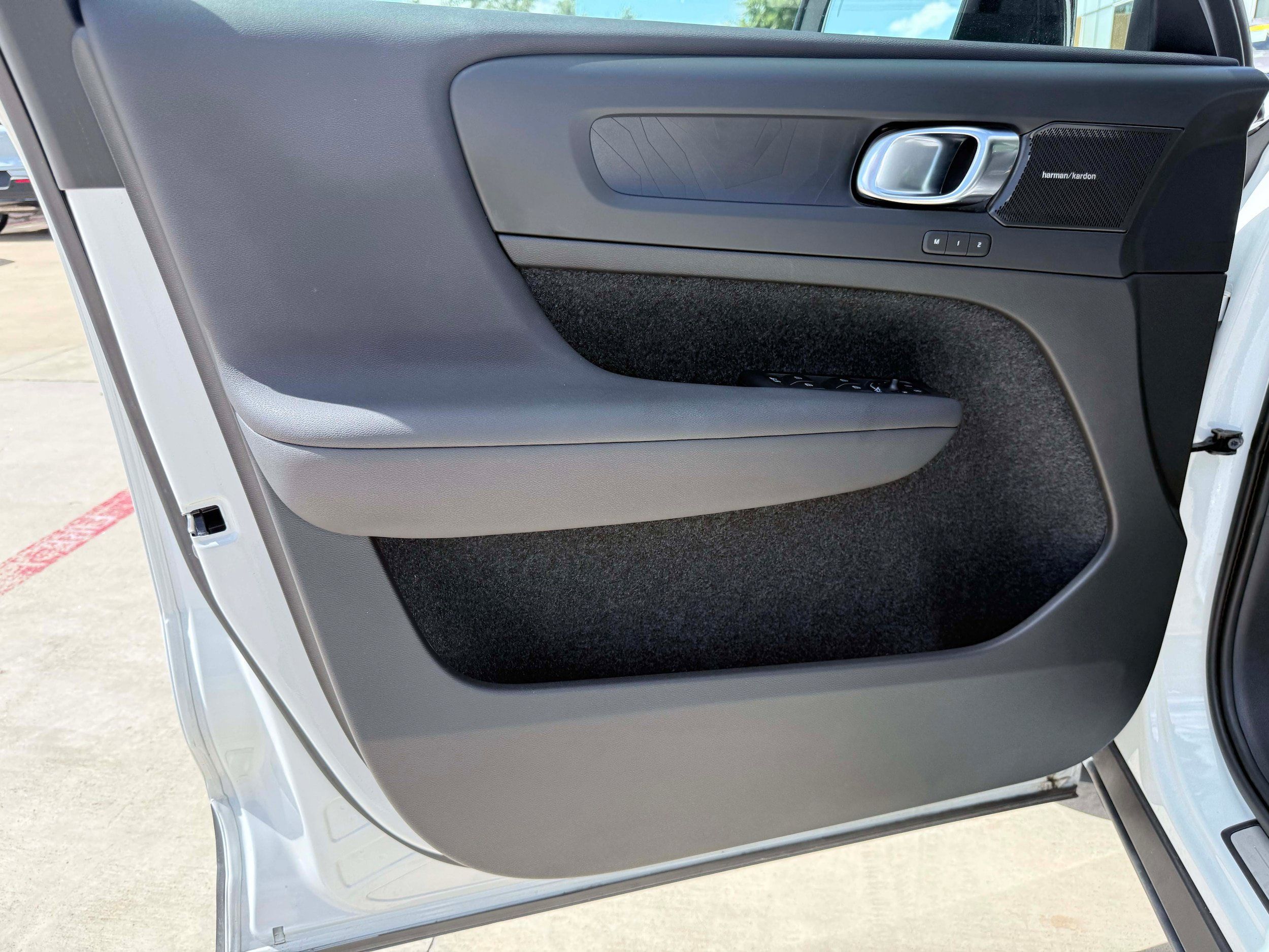 Certified 2023 Volvo C40 P8 Recharge Ultimate AWD/4WD image 10