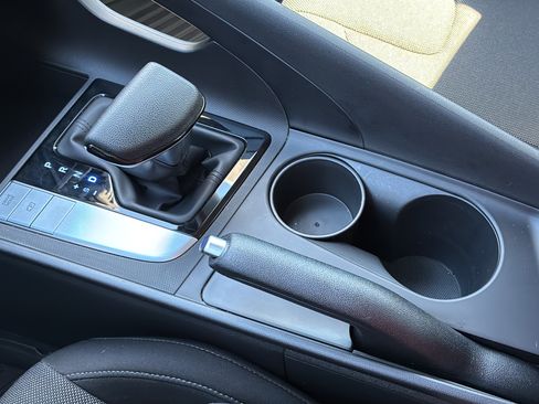 Certified 2025 Hyundai Elantra SE FWD image 22