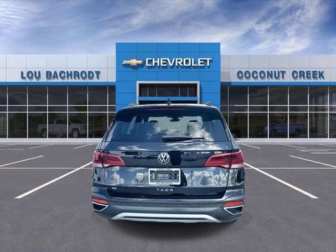 Used 2024 Volkswagen Taos SE image 7