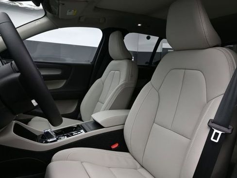 New 2026 Volvo XC40 B5 Plus w/ Protection Package Premier AWD/4WD image 10