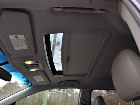 Used 2013 Toyota Sienna XLE image 21