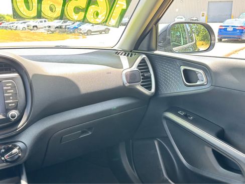 Used 2021 Kia Soul S FWD image 39