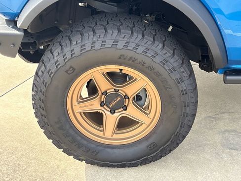 Used 2023 Ford Bronco Wildtrak AWD/4WD image 12