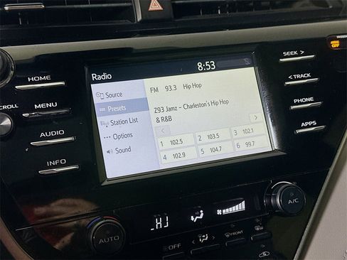 Used 2018 Toyota Camry SE w/ Moonroof Package image 26