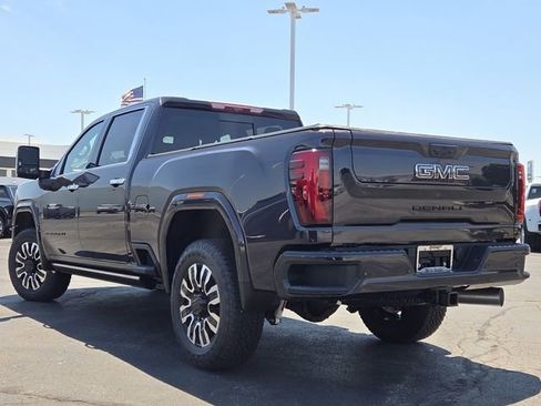 New 2026 GMC Sierra 2500 Denali Ultimate w/ LPO, Black Badging Package AWD/4WD image 25