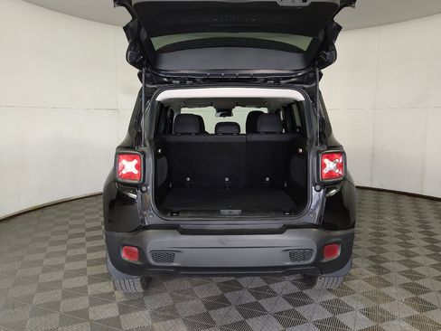 Used 2015 Jeep Renegade Latitude w/ Cold Weather Group AWD/4WD image 29