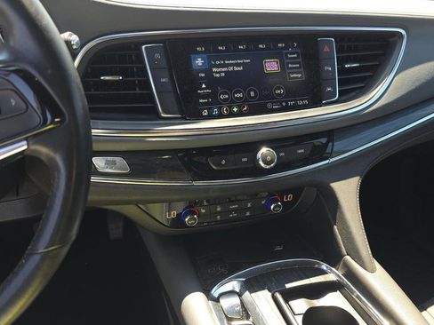 Used 2023 Buick Enclave Essence AWD/4WD image 7