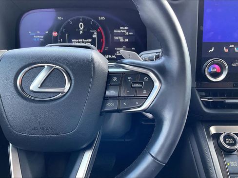 Used 2024 Lexus GX 550 w/ Accessory Package (31) image 22