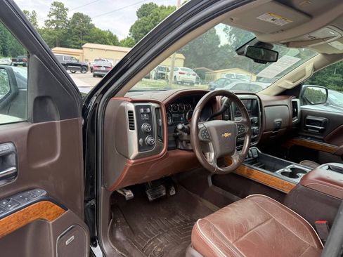 Used 2015 Chevrolet Silverado 1500 High Country w/ High Country Premium Package AWD/4WD image 11