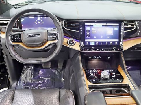 Used 2024 Jeep Grand Wagoneer Series III image 15