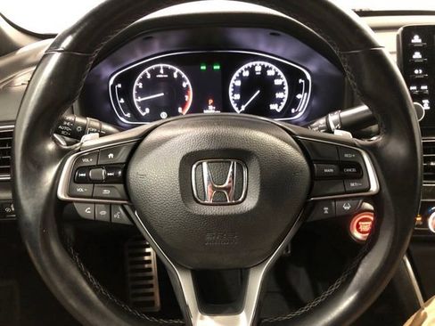 Used 2018 Honda Accord Sport image 15