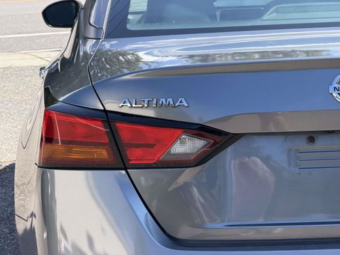 Used 2019 Nissan Altima 2.5 S FWD image 12