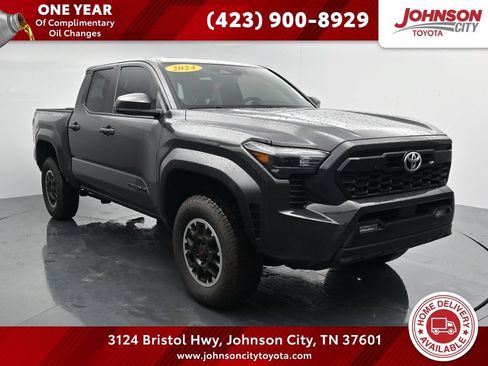 Used 2024 Toyota Tacoma TRD Off-Road AWD/4WD image 1
