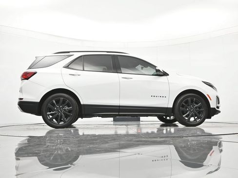 Used 2022 Chevrolet Equinox RS w/ Infotainment Package FWD image 40