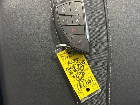 Used 2025 Buick Enclave Preferred AWD/4WD image 30