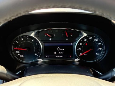 Used 2023 Chevrolet Equinox Premier AWD/4WD image 18