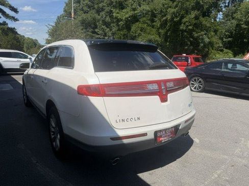 Used 2013 Lincoln MKT FWD image 7