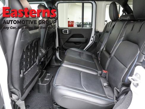 Used 2022 Jeep Wrangler Unlimited Rubicon 4xe w/ Cold Weather Group AWD/4WD image 24