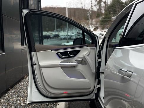 Certified 2023 Mercedes-Benz EQE 350+ 4MATIC SUV image 18