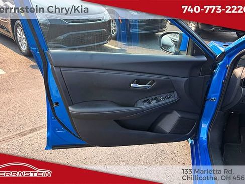 Used 2025 Nissan Sentra SV FWD image 14