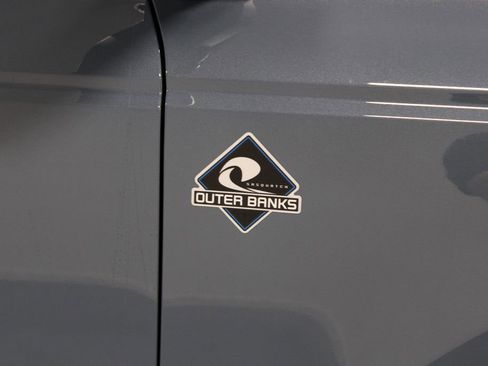 New 2025 Ford Bronco Outer Banks w/ Sasquatch Package image 12