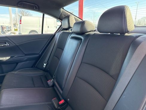 Used 2016 Honda Accord Sport image 18