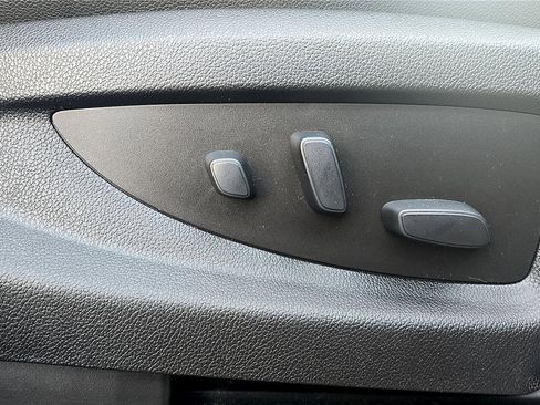 Used 2019 GMC Yukon SLT AWD/4WD image 25