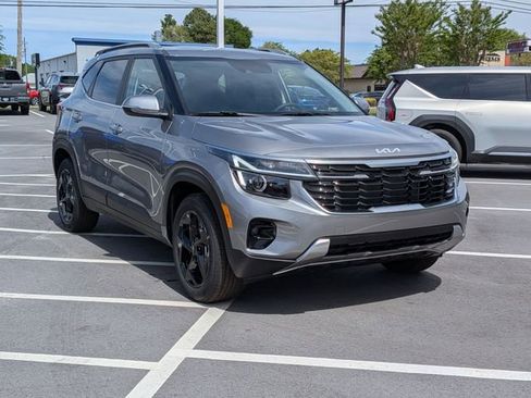 New 2026 Kia Seltos EX FWD image 2