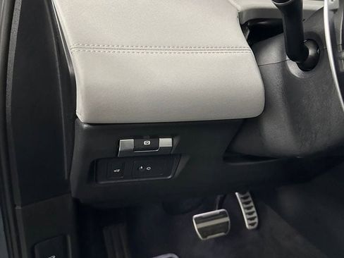 Used 2021 Land Rover Range Rover Evoque R-Dynamic S AWD/4WD image 14