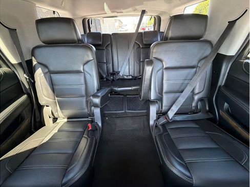 Used 2018 GMC Yukon Denali AWD/4WD image 9